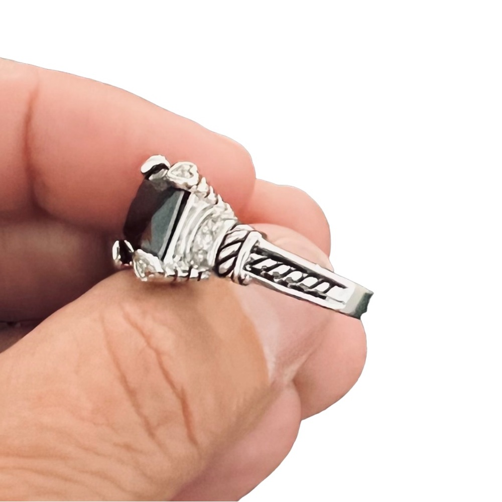 Black Square Solitaire With Detailed Band
